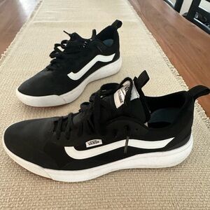 Vans Ultrarange Black Men's Sneaker Size 10